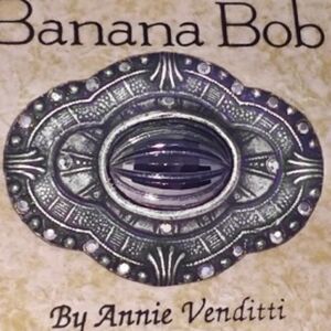 BANANA BOB OX SILVER BLACK FLUTED GLASS OVAL PIN